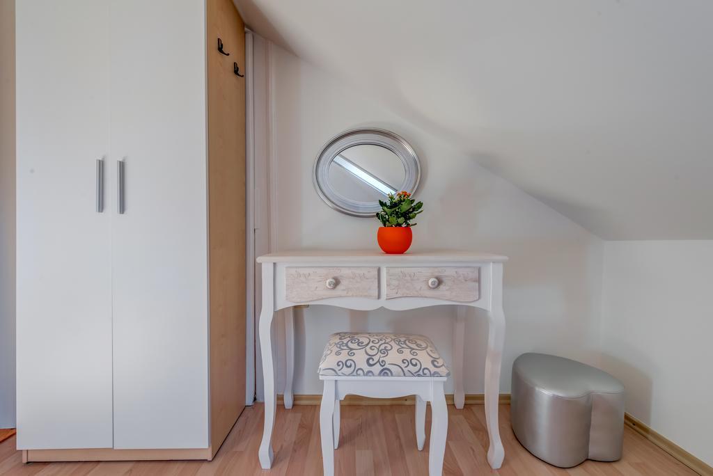 Apartment Bacvice Holiday With Free Parking Split Exterior photo